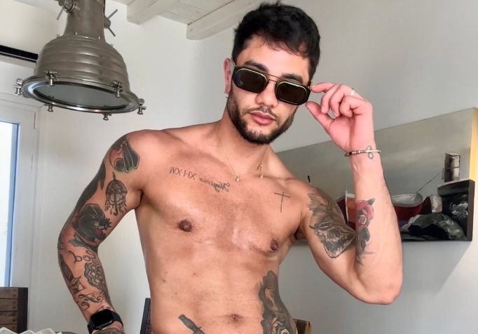 link in bio to see the dildo make my hole a pussy